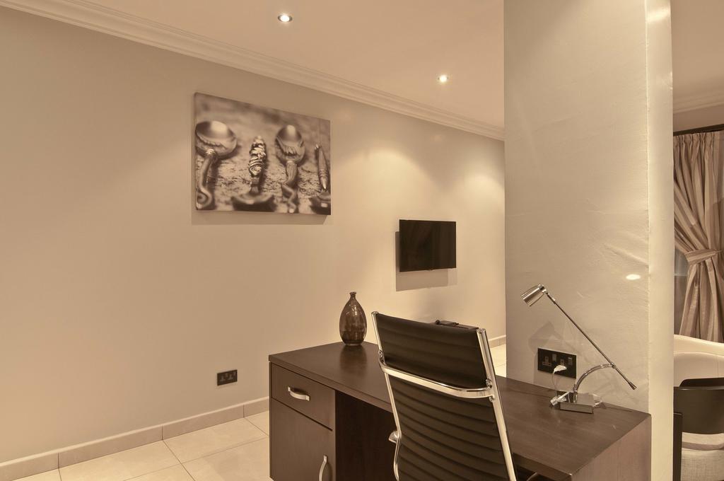 L'Eola Suites Abuja Quarto foto