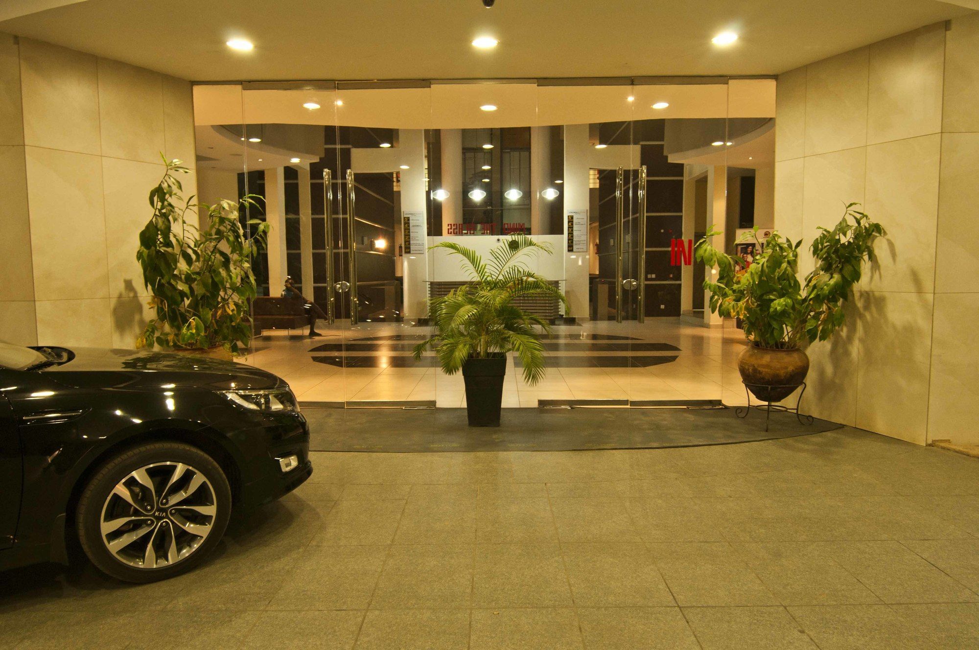 L'Eola Suites Abuja Exterior foto